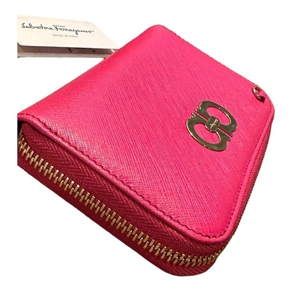 Salvatore Ferragamo Double Gancio WOC - Picture 8 of 10